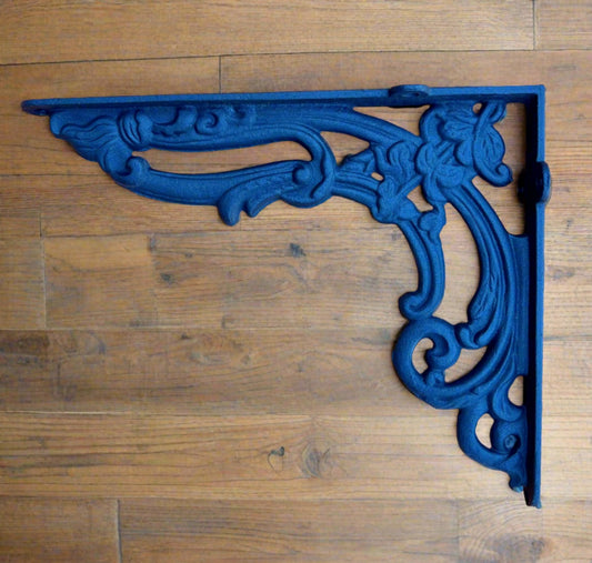 BR045A 28cm x 23cm cast iron bracket