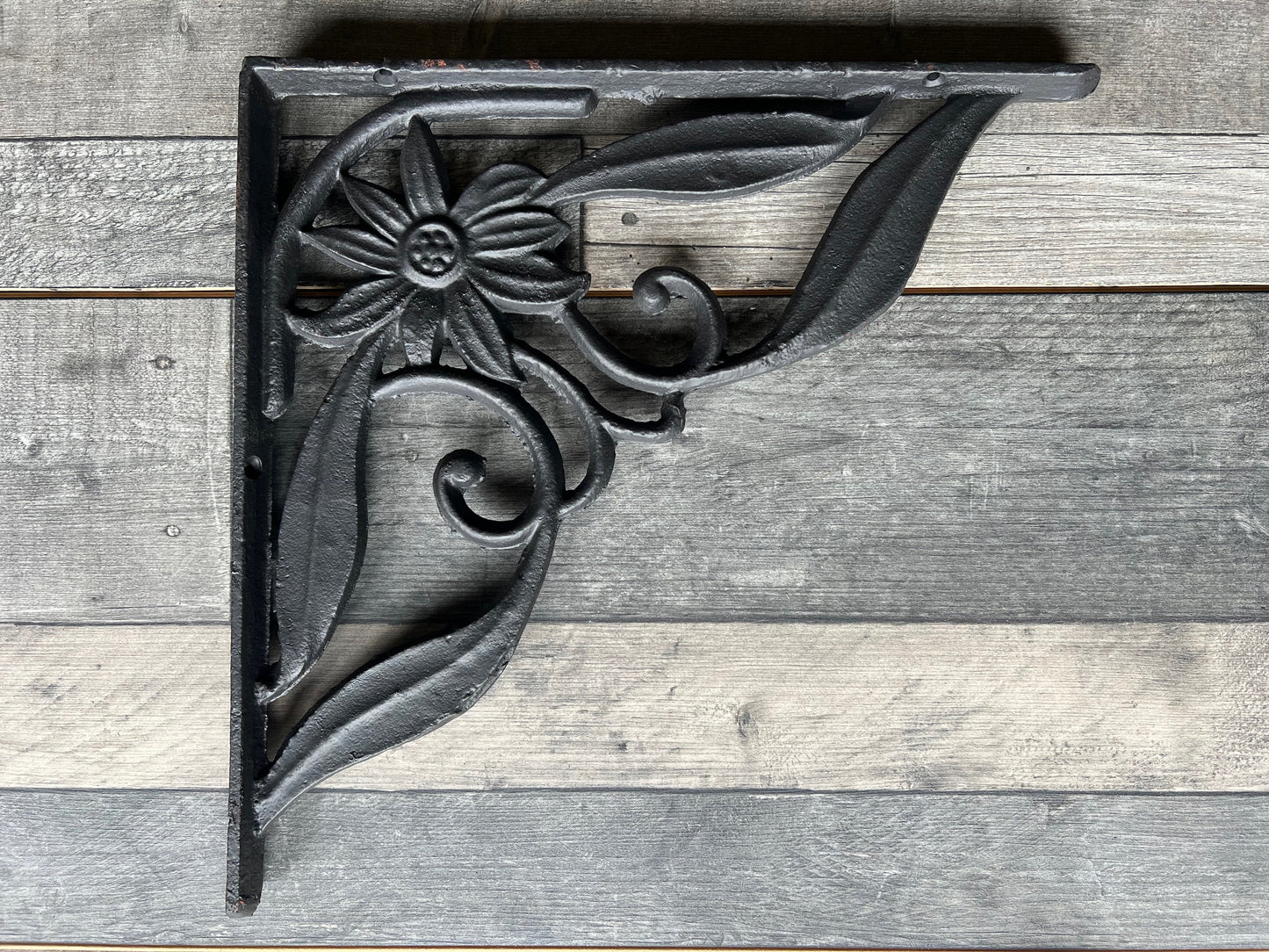 35cm x 35cm sunflower bracket