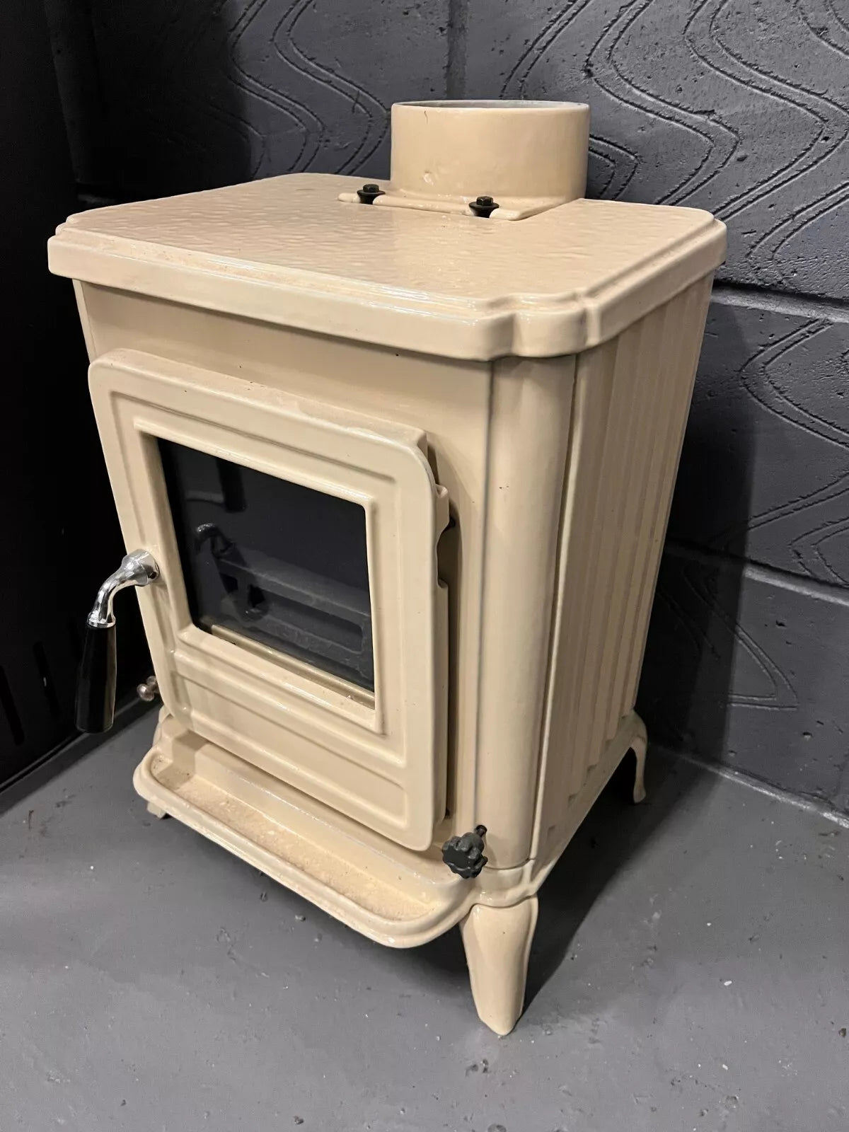 Capel 3-5kW Multifuel Stove In Cream