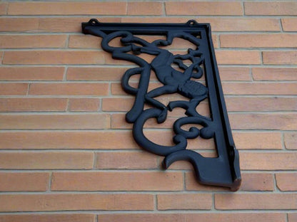 BR0026  44 x 34cm Heavy Duty Cast iron bracket