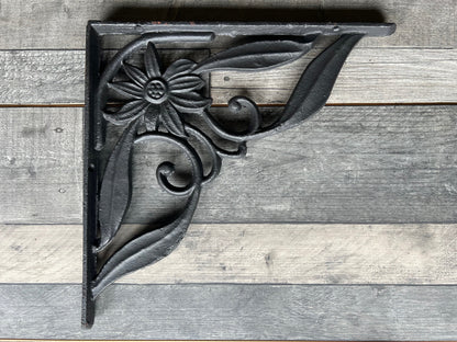 35cm x 35cm sunflower bracket